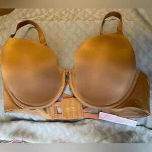 Savage X Fenty NWT microfiber t-shirt bra, size 40DD in ‘Sweet Latte Nude’
